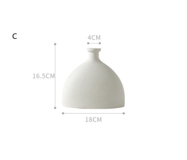Nordic Ceramic Vase – Minimalist Form with Artistic Soul