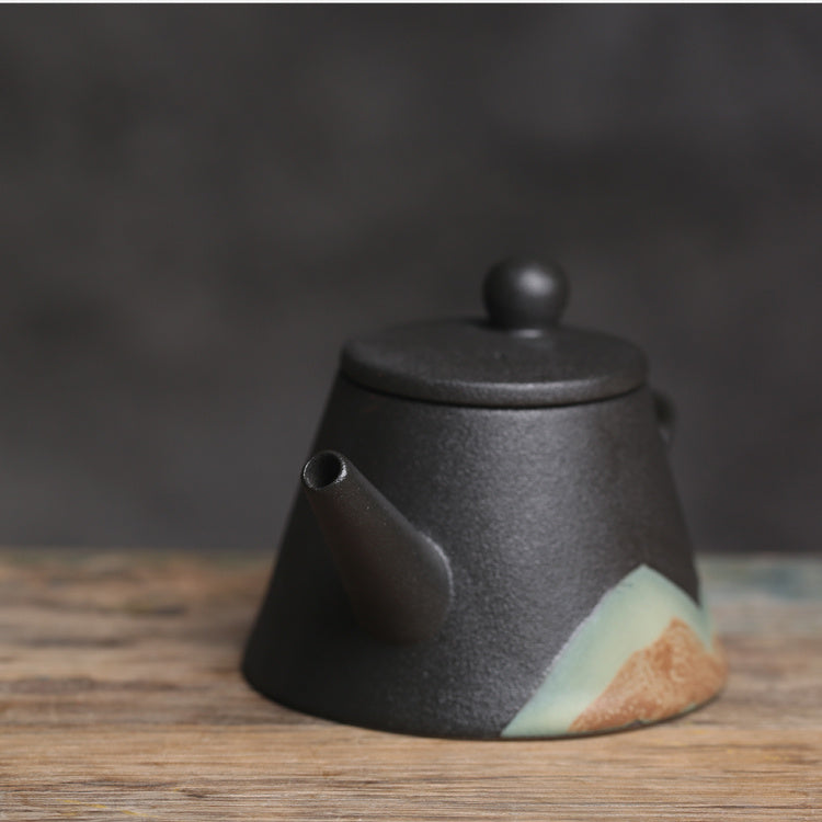 Retro Black Ceramic Teapot – Timeless Elegance in Every Pour