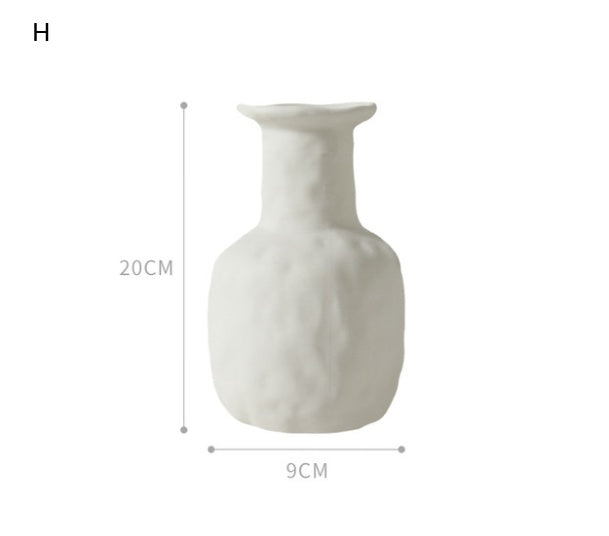 Nordic Ceramic Vase – Minimalist Form with Artistic Soul