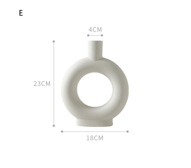 Nordic Ceramic Vase – Minimalist Form with Artistic Soul