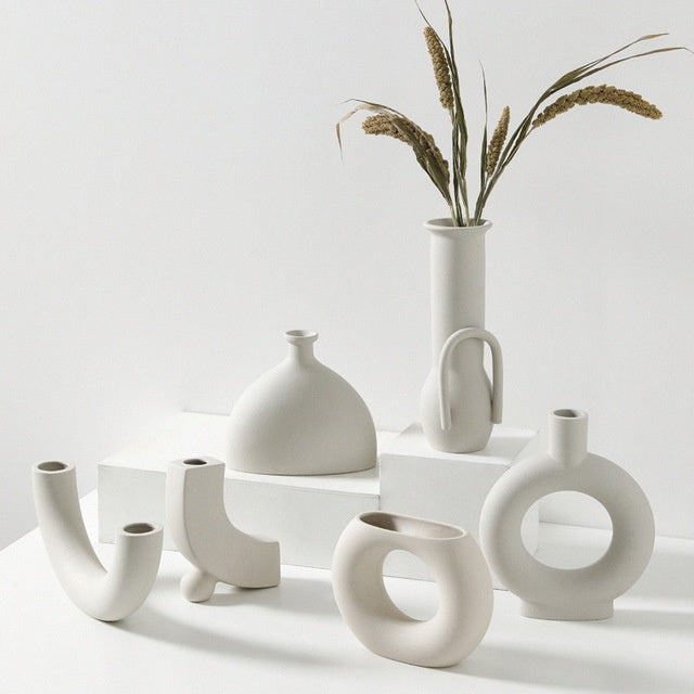 Nordic Ceramic Vase – Minimalist Form with Artistic Soul